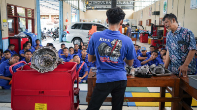 Dari Bengkel hingga Dunia Perhotelan, Siswa SMKN 1 Saptosari Belajar Langsung Bersama Industri