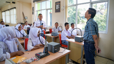Belajar Langsung dari POLYTRON, Siswa TAV SKATUSA Asah Keterampilan Elektronika Sejak Dini